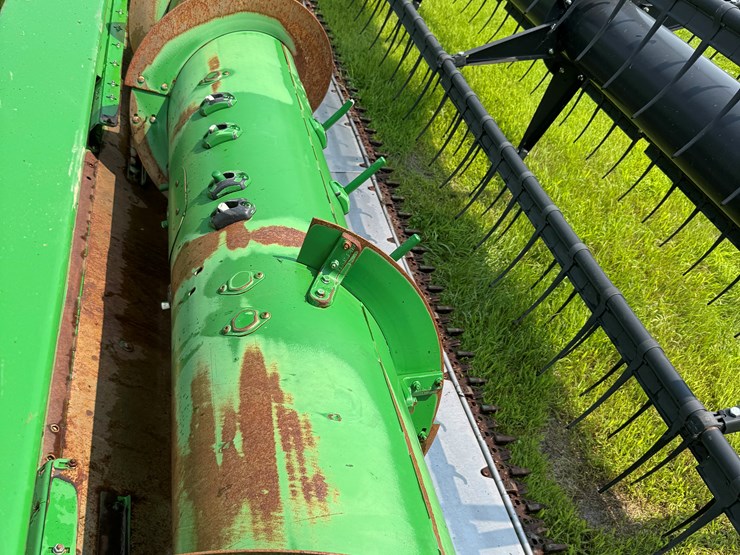 2019-john-deere-635f-image-12