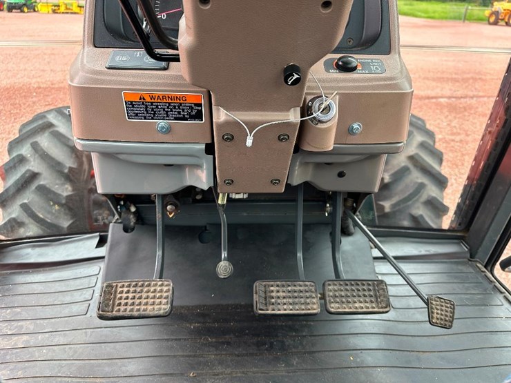 2013-kubota-m126x-image-49