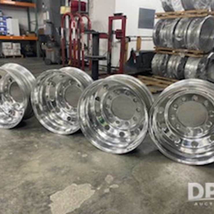 (4) Alcoa Truck Rims (LT1367)