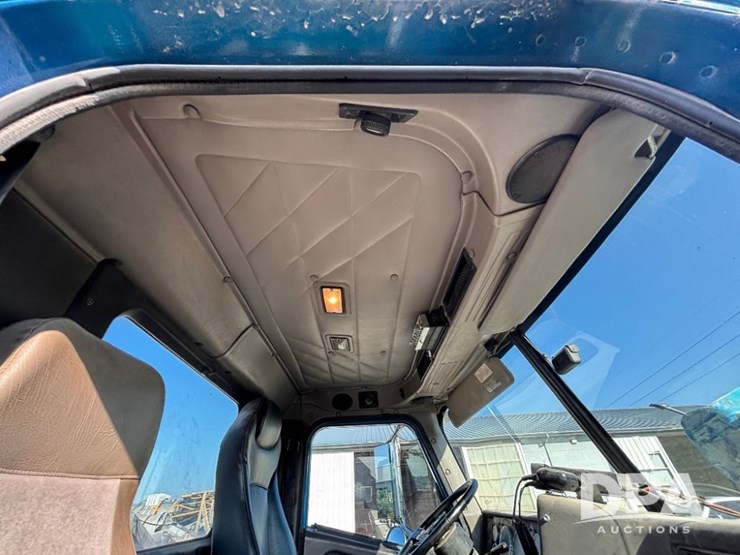 2002-ihc-9400i-day-cab-truck-(gp10940,-unit-109996)-image-72