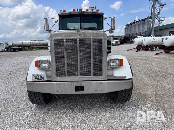 2000-peterbilt-357-image-3