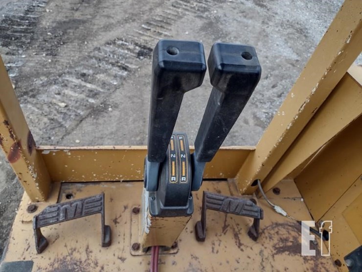 2015-morooka-mst800vd-image-8