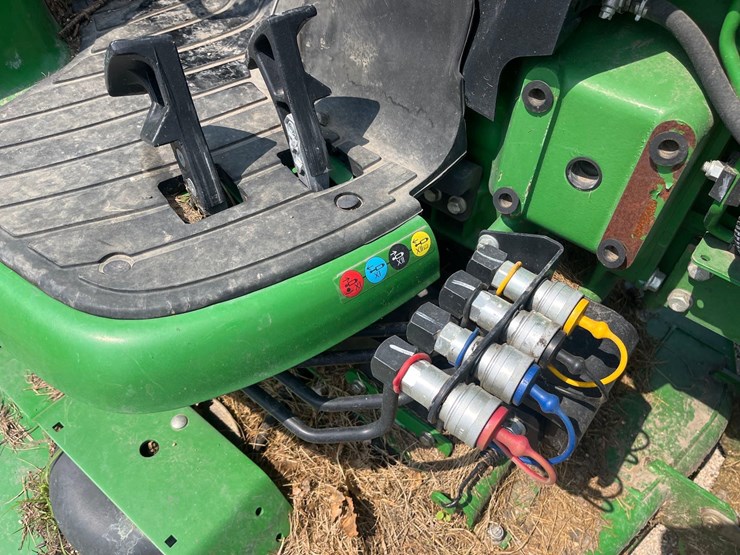 john-deere-3033r-image-49