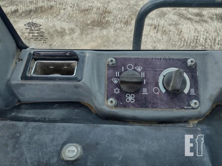 2006-caterpillar-953c-image-11