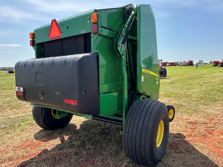 2018-john-deere-560m-image-21