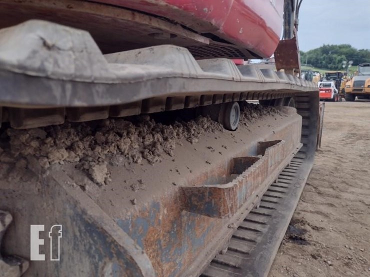 2015-takeuchi-tb280fr-image-37
