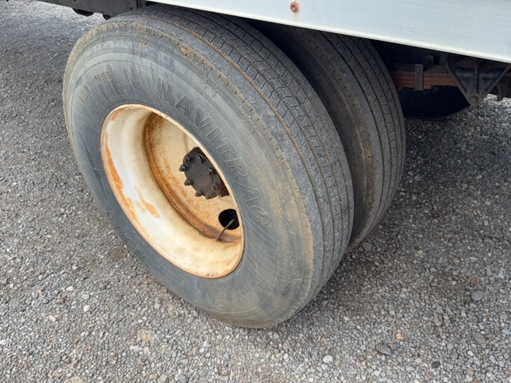 2006-international-durastar-4300-image-11