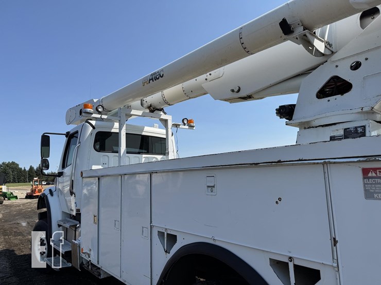 2005-freightliner-business-class-m2-106-image-11
