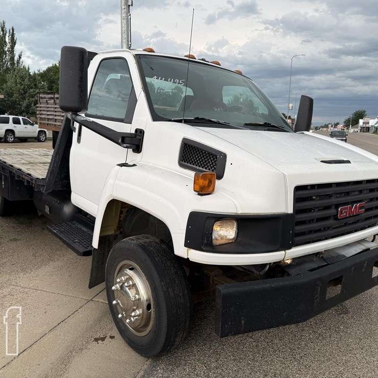 2004 GMC 5500
