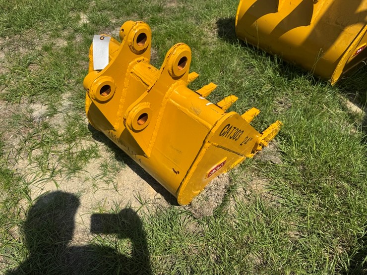 teran-24"-cat303-excavator-bucket-image-3