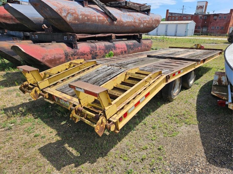 #2533-•-dynaweld-24'-tandem-axle-equipment-trailer-image-4