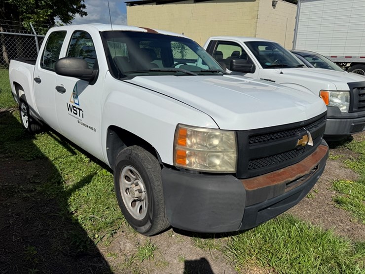 2011-chevrolet-silverado-1500-image-2