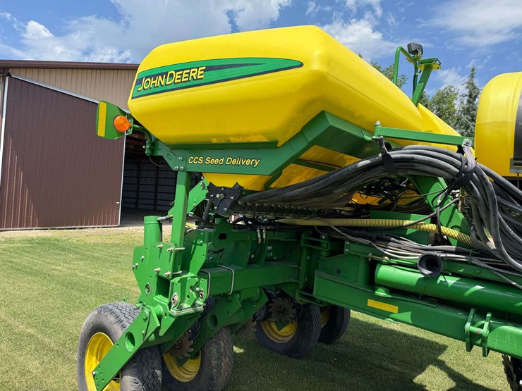 2014-john-deere-1770nt-image-45