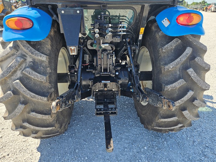 #203000-•-2020-ls-mt468-tractor-image-19
