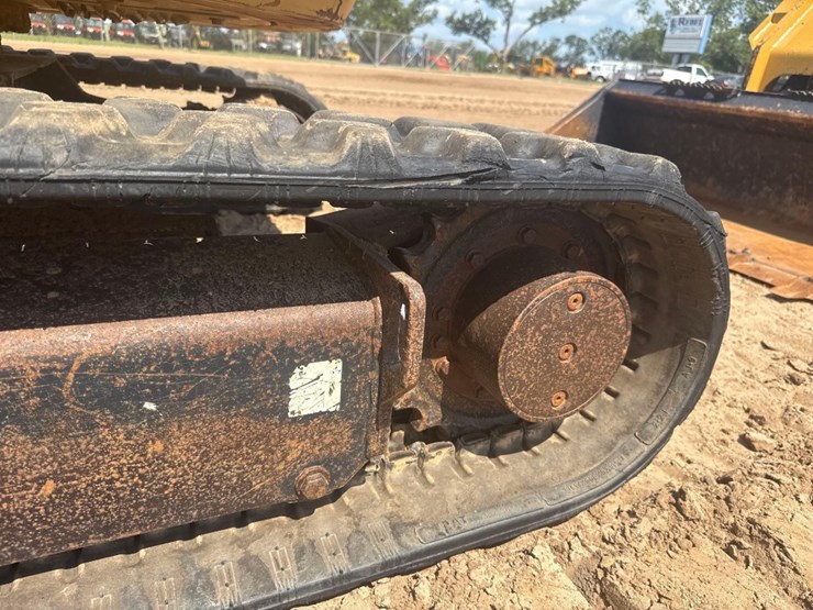 2011-caterpillar-303.5d-cr-image-11