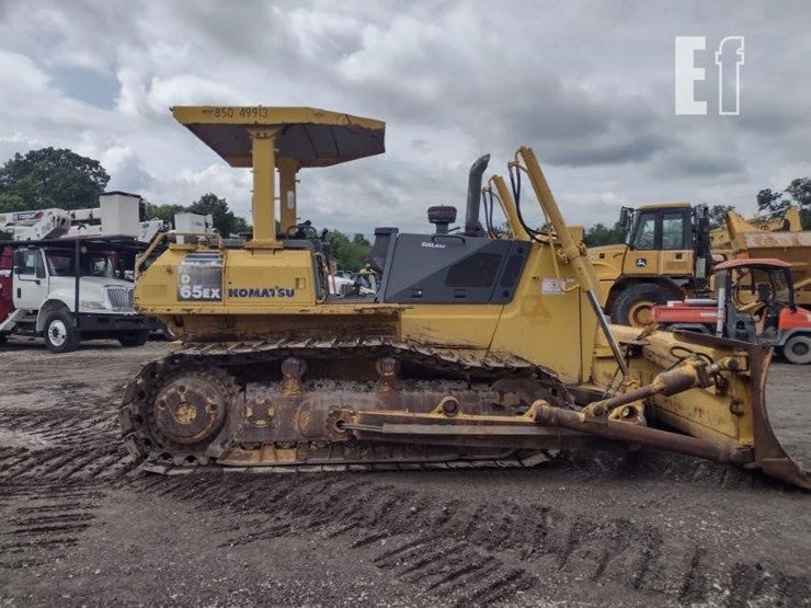 2005-komatsu-d65ex-15-image-3