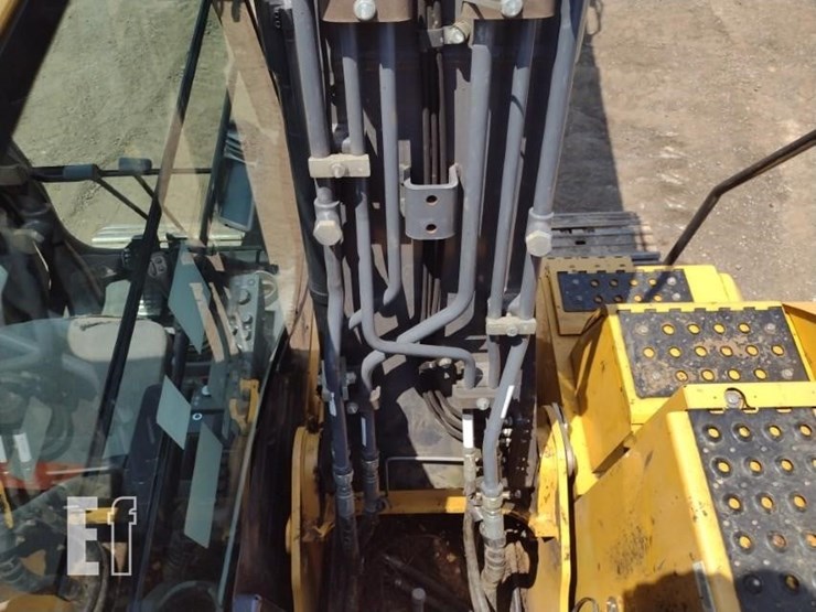 2019-deere-130g-image-54