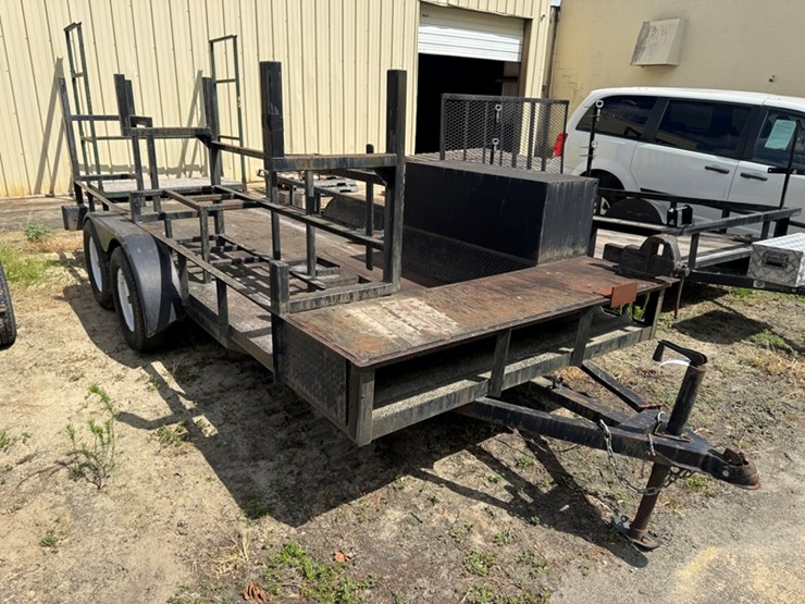 2009-lee-76"-x-16ft-tandem-axle-fabrication-trailer-with-pipe-racks,-bottle-racks-toolbox,-and-vise-image-2