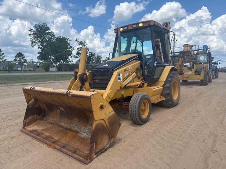 2003-caterpillar-420d-image-2