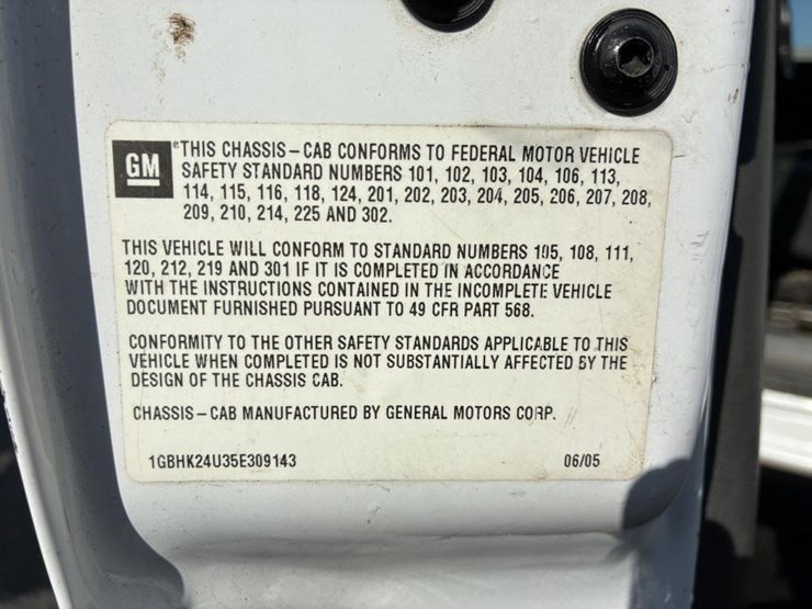2005-chevrolet-silverado-2500-image-14