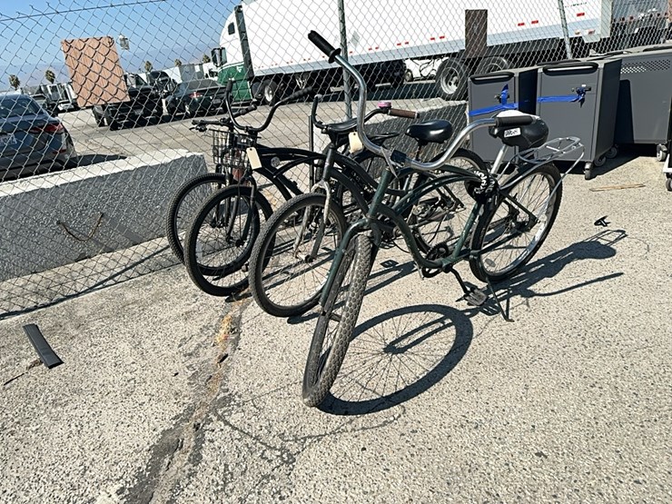 lot#-886---beach-cruiser-bicycles-image-2