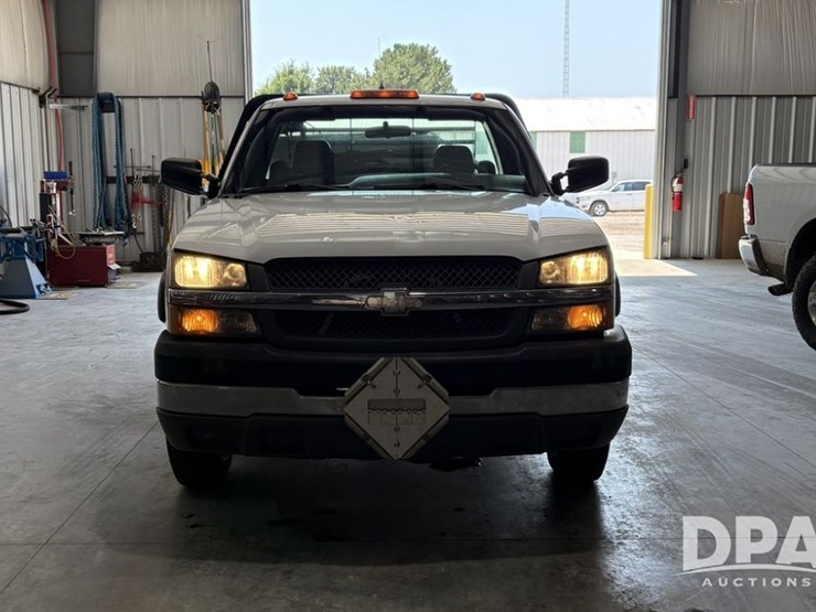 2003-chevrolet-3500-image-2