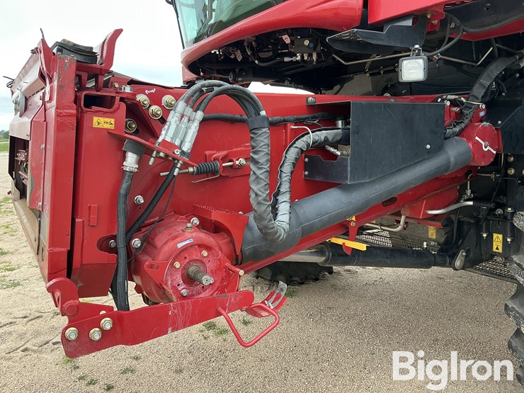 2018-case-ih-8240-image-15