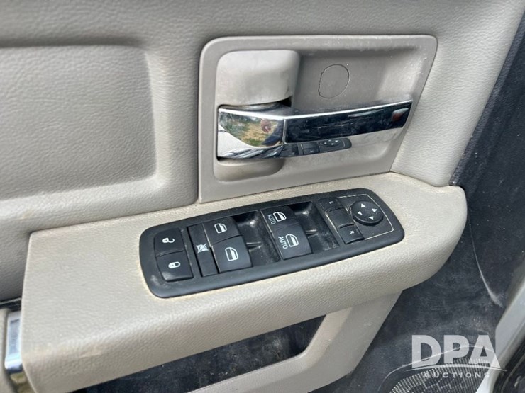 2012-dodge-ram-1500-image-45