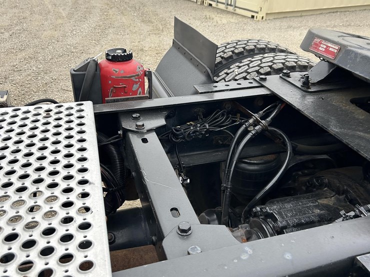 2018-kenworth-t680-image-23