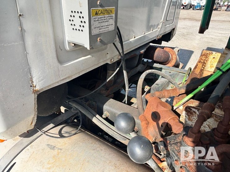 1995-mack-ch613-image-29