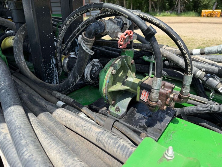 2014-john-deere-1770nt-image-52