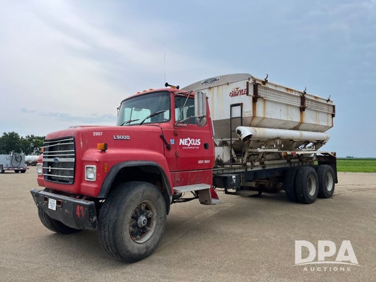 1995-ford-l9000-image-1