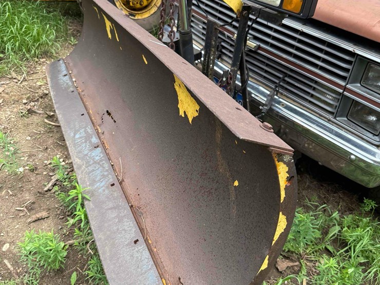 1983-chevy-silverado-10-snowplow-pickup-image-9