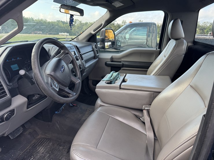 2017-ford-f450-xl-image-13