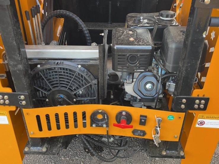 #2015-•-2025-sk-ssj430j-track-jaw-crusher-image-5