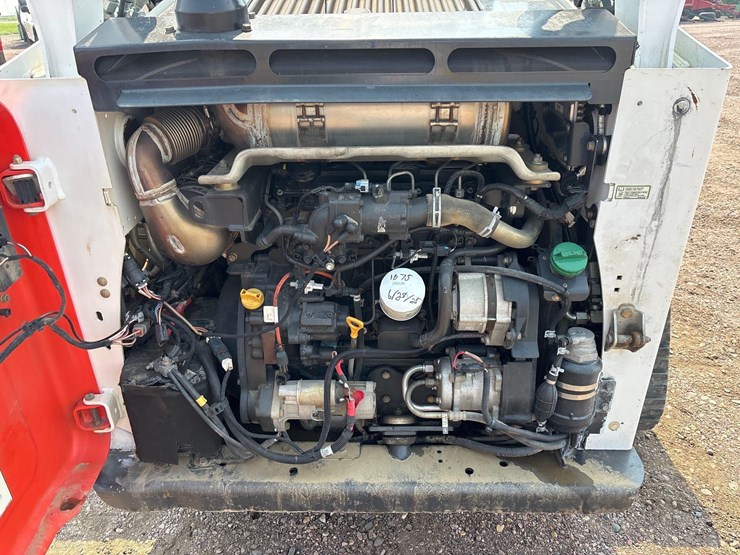 2016-bobcat-t750-image-14