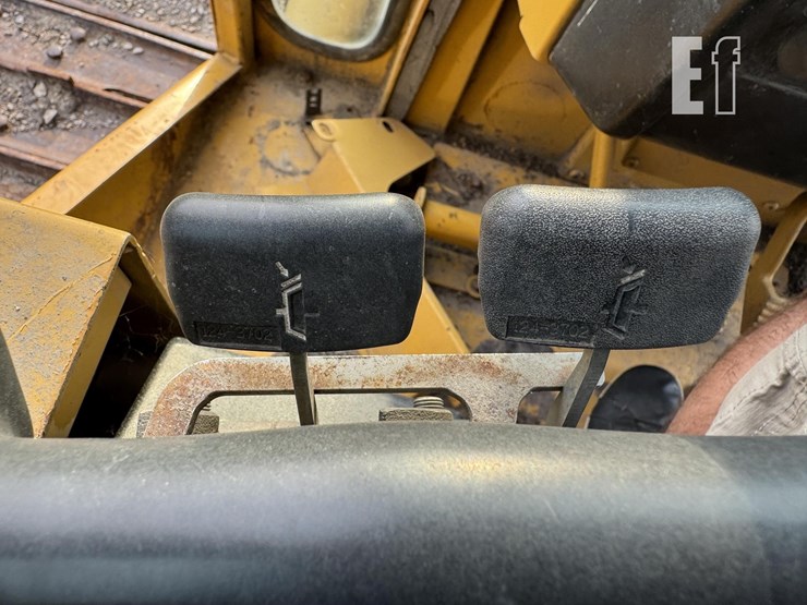 caterpillar-d6m-image-54