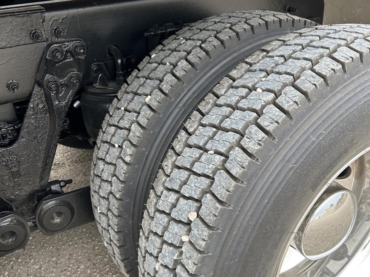 2018-kenworth-t800-image-49