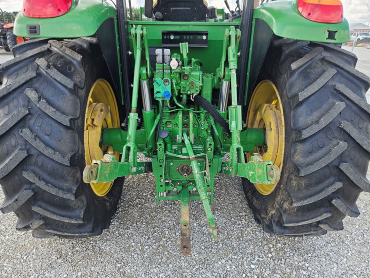 2017-john-deere-6120m-image-17