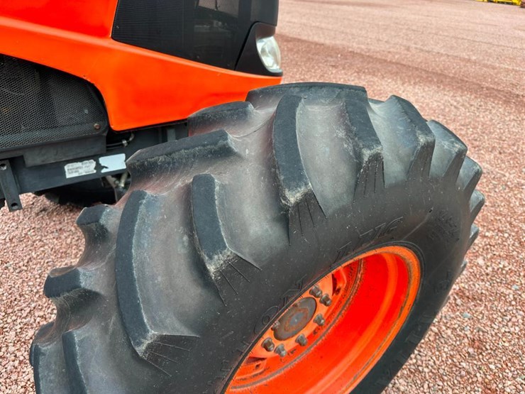 2013-kubota-m126x-image-9