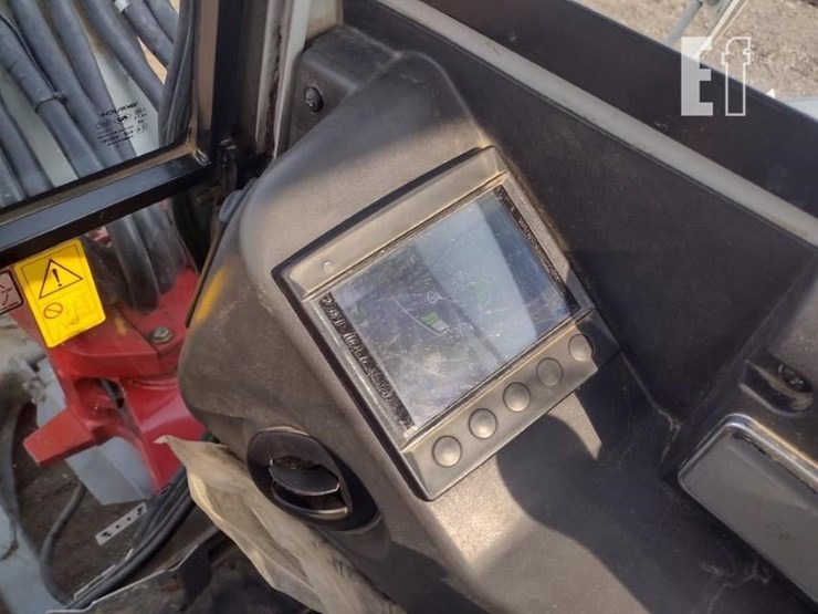 2018-takeuchi-tb260-image-9