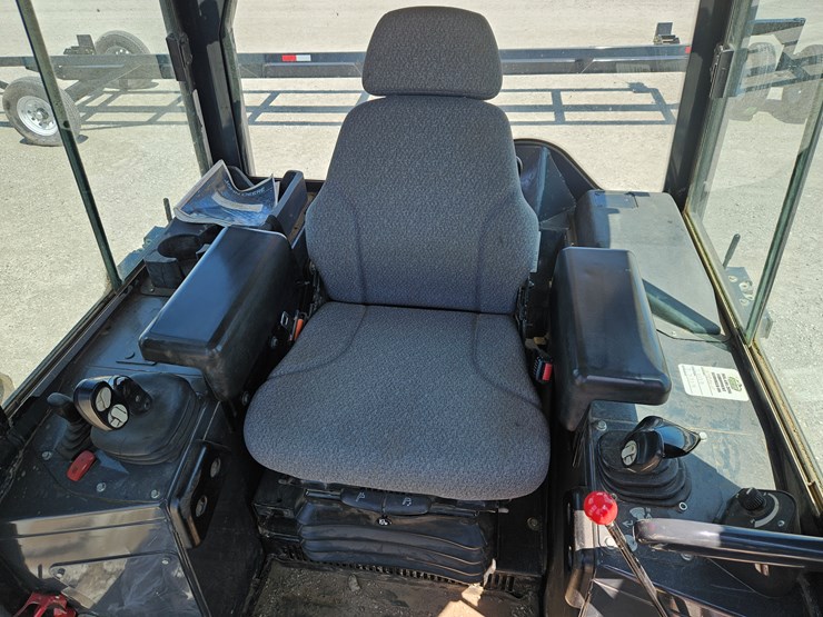 2016-deere-450j-lgp-image-13