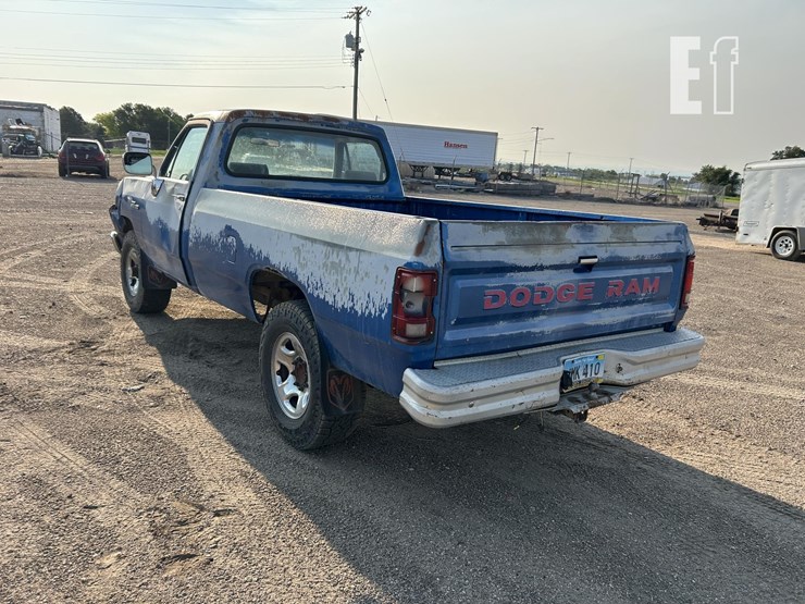 1991-dodge-power-wagon-image-11
