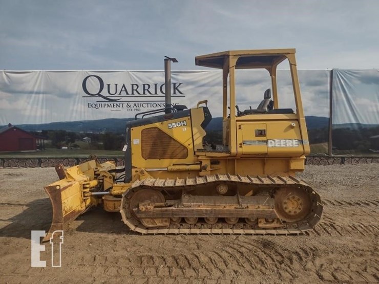 deere-550h-lt-image-1
