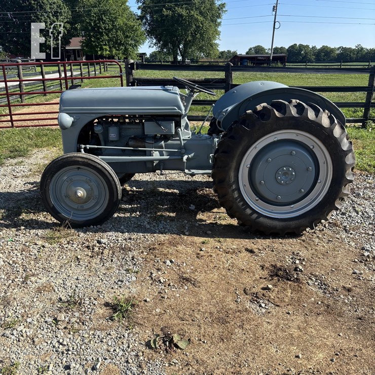 1947 FORD 9N