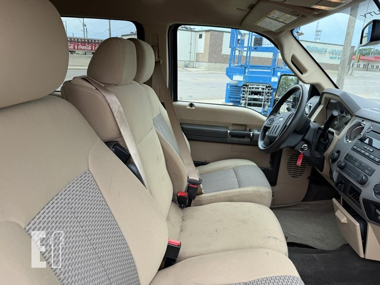 2016-ford-f250-xlt-image-16