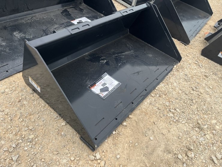 wolverine-66"-ss-track-bucket-image-3