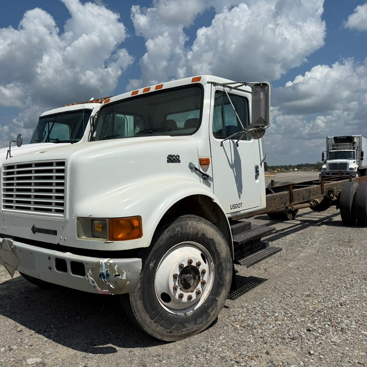 1998 INTERNATIONAL 4700