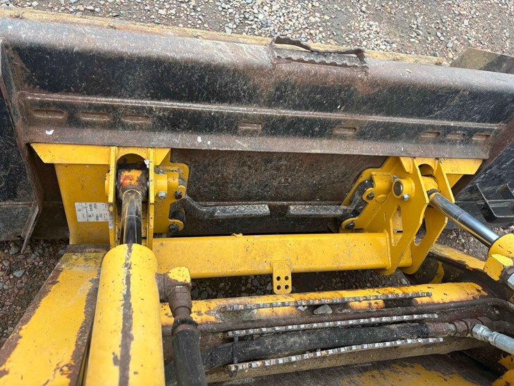 2007-deere-328-image-16