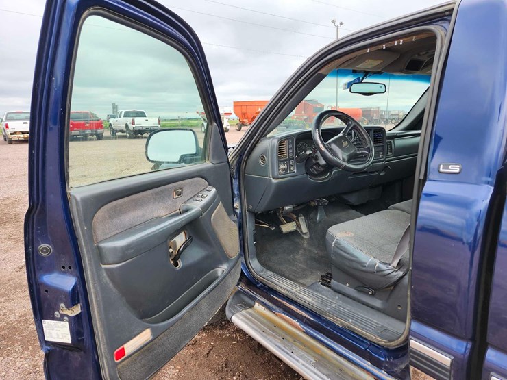 2002-chevrolet-silverado-1500-image-10